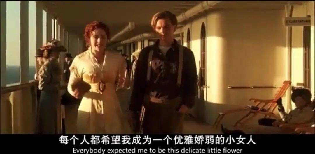 全网爆火的“霸总夫人躺沙发”挑战：病态价值观，隐形但有毒