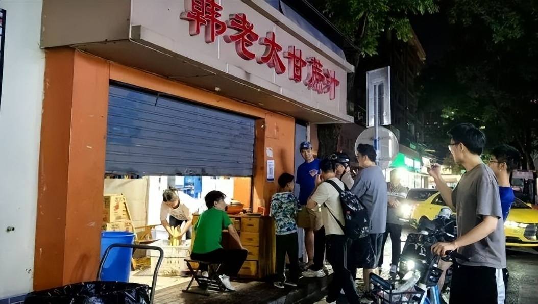 南京阿姨10元“手冲咖啡”爆火！ 雀巢直播间卖断货，网友：“不买别讽刺！”