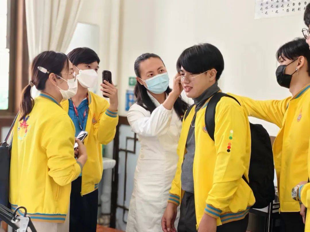迎外国友人，架友谊桥梁——泰国 Praboromrajchanok健康教育研究院团队到官渡街道社区卫生服务中心访问交流