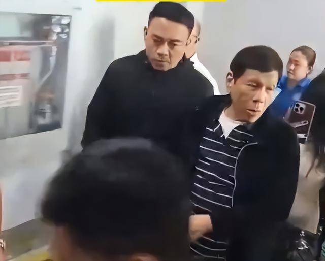 杜特尔特被捕，据报已被押送至菲律宾空军基地